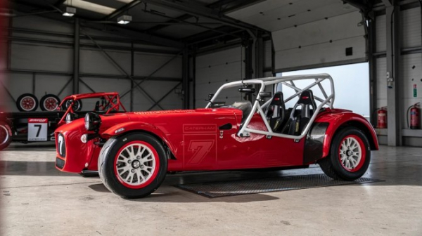 Caterham показал новую модель Seven 420 Cup