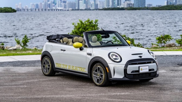 MINI представил электрический кабриолет Cooper SE Convertible