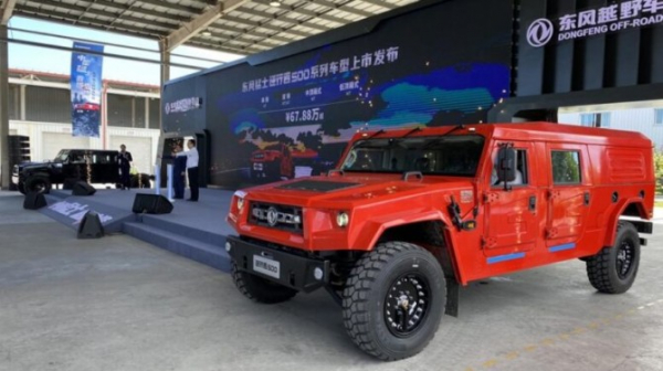 Dongfeng представил новые «хаммерообразные» внедорожники