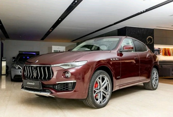 Рынок новых люксовых автомобилей в октябре 2022 года сократился на 77%
