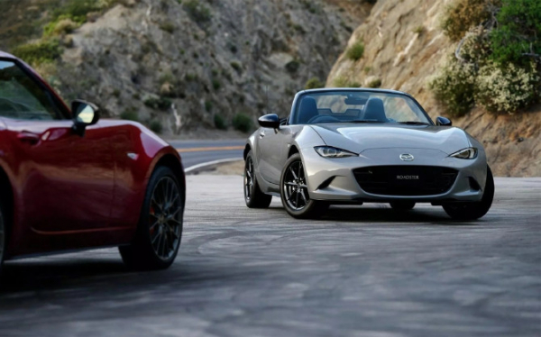 Mazda представила обновленный родстер MX-5