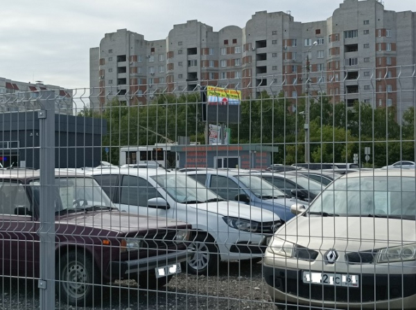 Автомобили с пробегом в мае продолжали дешеветь