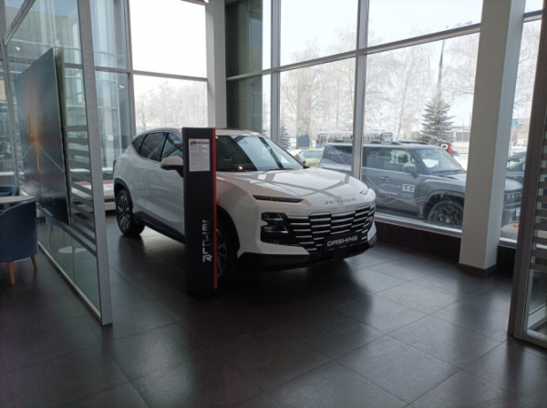 Продажи новых легковых автомобилей в России в марте 2025 года