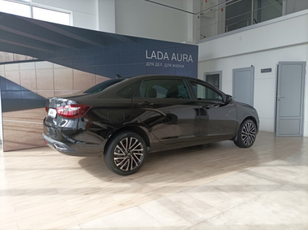 В 1 полугодии более половины автомобилей LADA Aura было продано физлицам