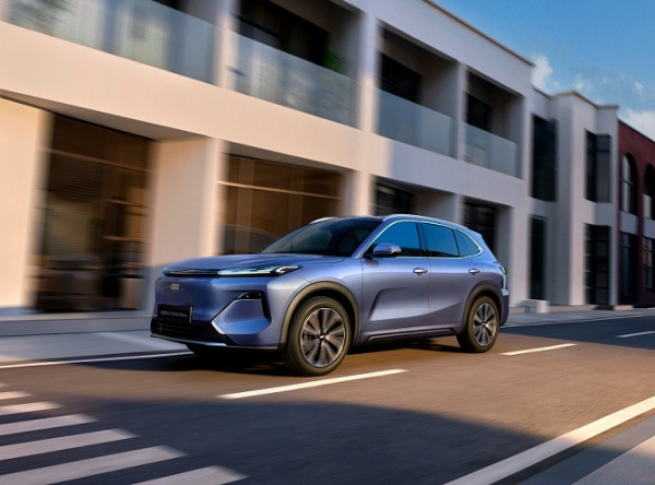 В России представлен гибридный кроссовер Geely EX5 EM-i