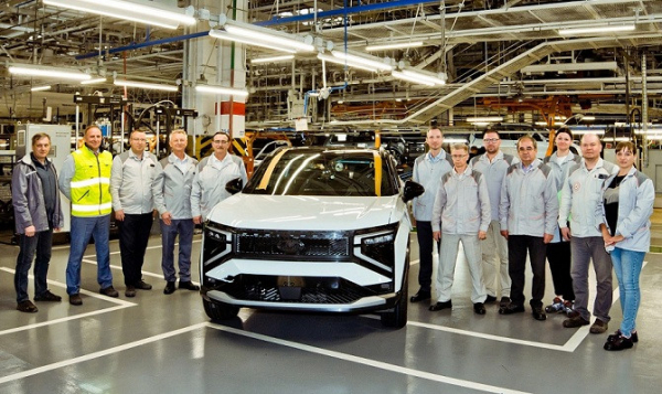 На АВТОВАЗе выпустили предсерийные образцы кроссовера LADA Azimut На АВТОВАЗе выпустили предсерийные образцы кроссовера LADA Azimut