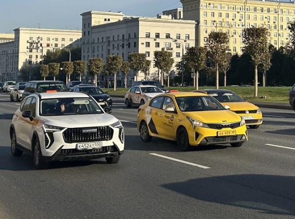 В России снижены штрафы за перевозку в такси без ОСГОП