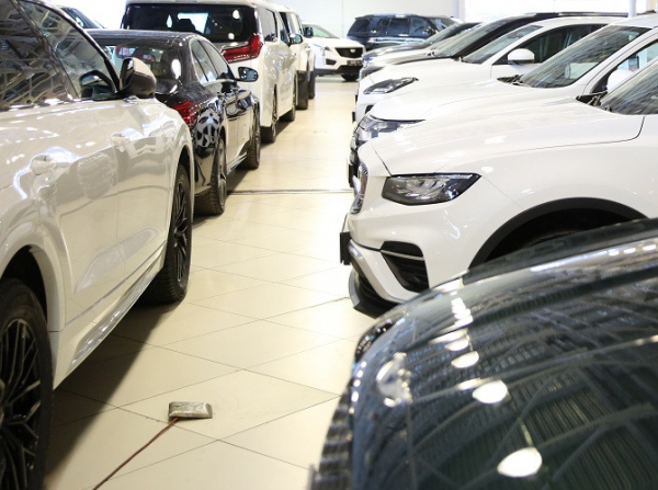 В феврале импорт легковых автомобилей в РФ вырос на 35%