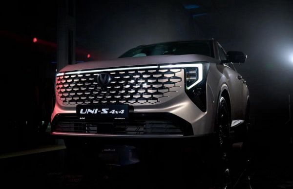 Новый кроссовер Changan UNI-S с полным приводом поступил в продажу