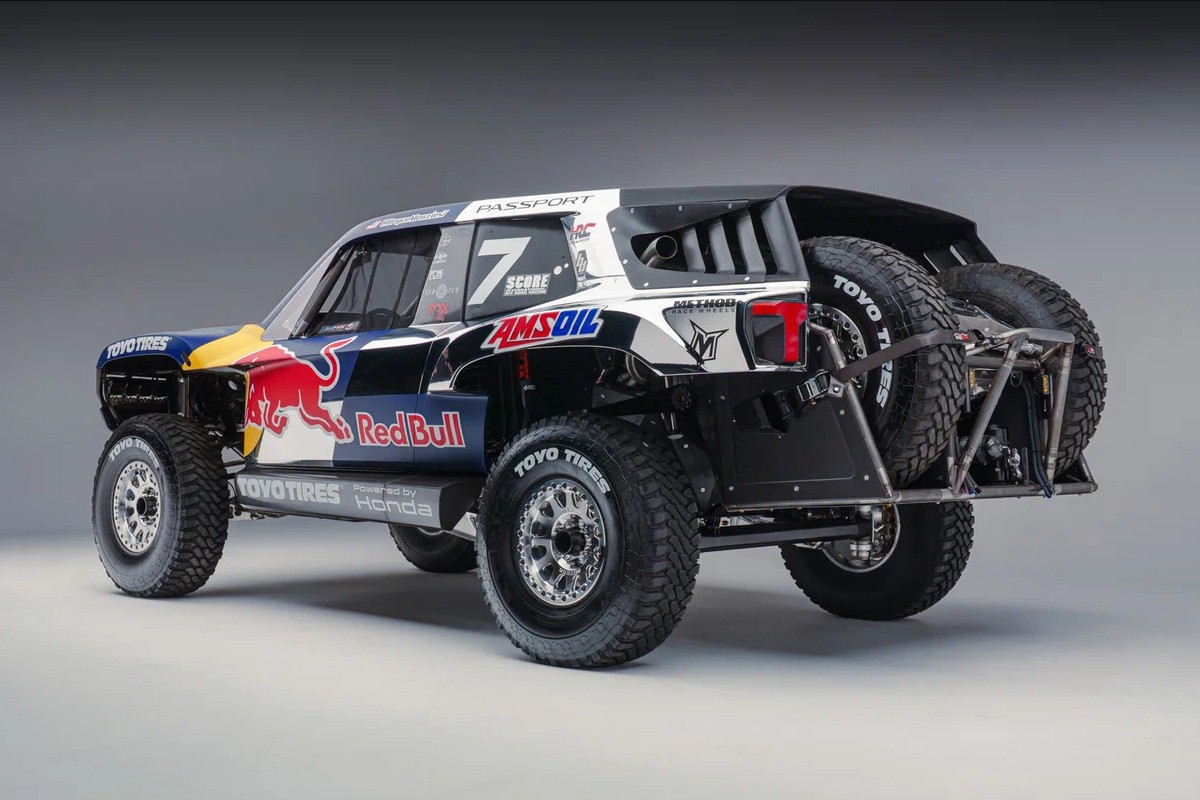 Honda Passport Baja Spec Trophy Truck: 1318-сильный гибрид для гонок в пустыне Honda Passport Baja Spec Trophy Truck: 1318-сильный гибрид для гонок в пустыне