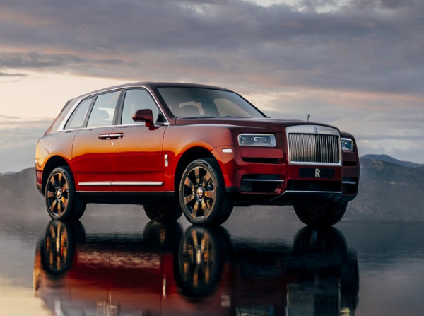 Rolls-Royce Cullinan в январе стал самым продаваемым новым люксовым автомобилем в РФ