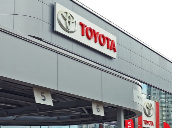 Названы причины всплеска продаж автомобилей Toyota в России Названы причины всплеска продаж автомобилей Toyota в России