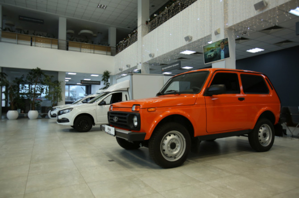 АВТОВАЗ будет контролировать цены на автомобили LADA у дилеров