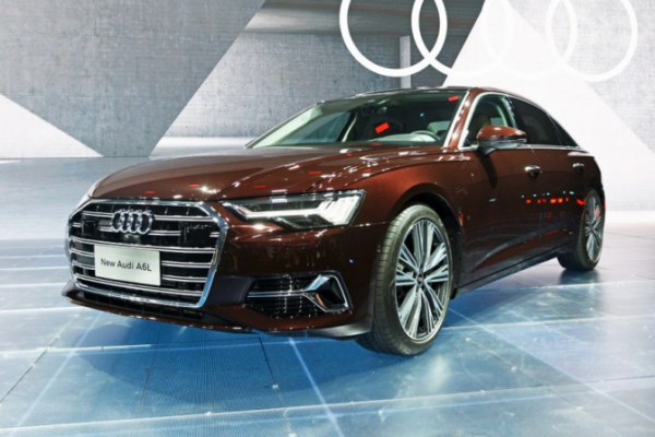 Audi представила обновленный седан A6 Audi представила обновленный седан A6