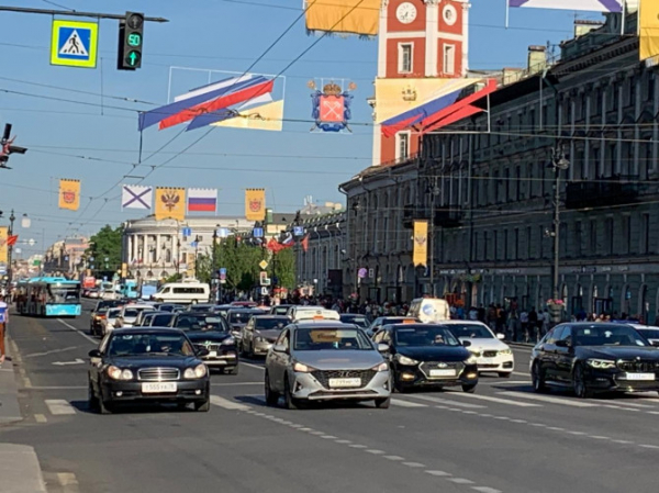 В Санкт-Петербурге числится порядка 2 млн легковых автомобилей