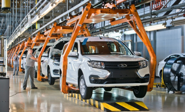 АВТОВАЗ назвал сроки возобновления производства LADA Largus