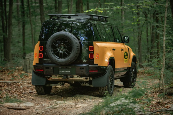 Новый Land Rover Defender получил версию Trophy