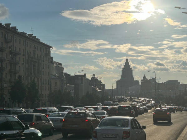 Более 70% легковых автомобилей в РФ имеют возраст старше 10 лет Более 70% легковых автомобилей в РФ имеют возраст старше 10 лет