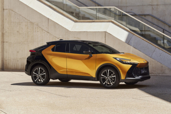 Toyota представила кроссовер C-HR нового поколения