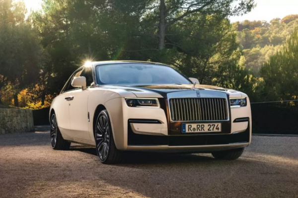 Rolls-Royce Ghost будет снят с производства ради нового седана Alpina